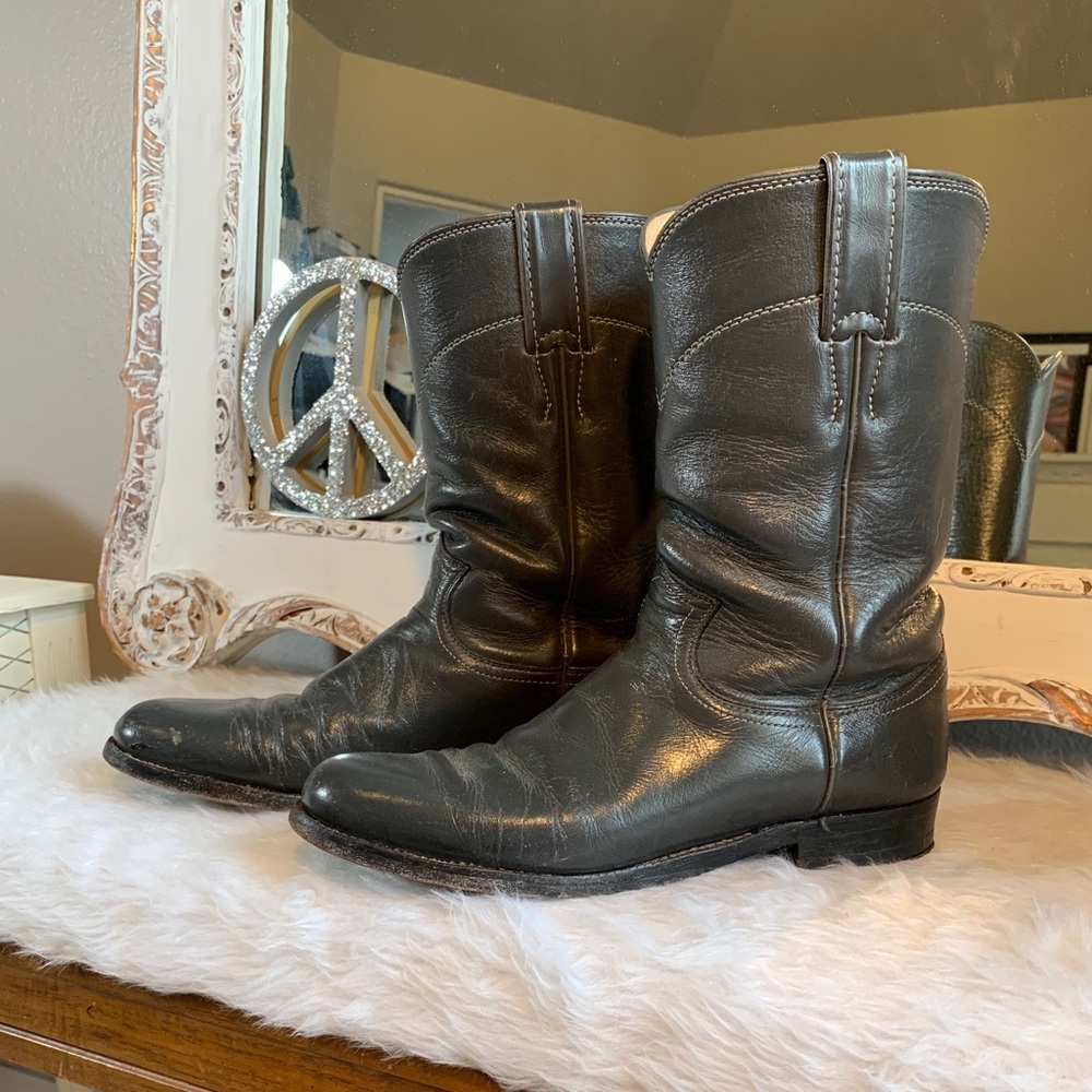 Justin Vintage Cowgirl Grey Boots size 6.5